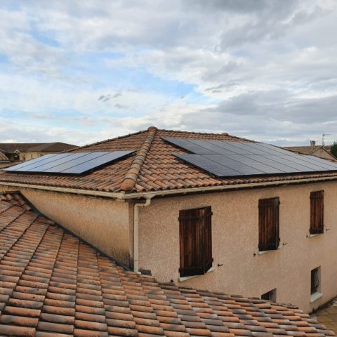 maison avec panneau solaire