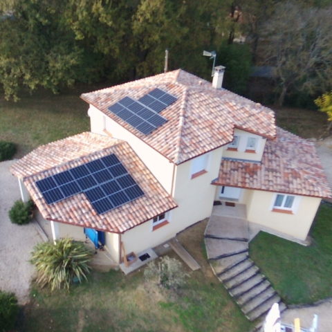 installation photovoltaïque sur maison individuelle