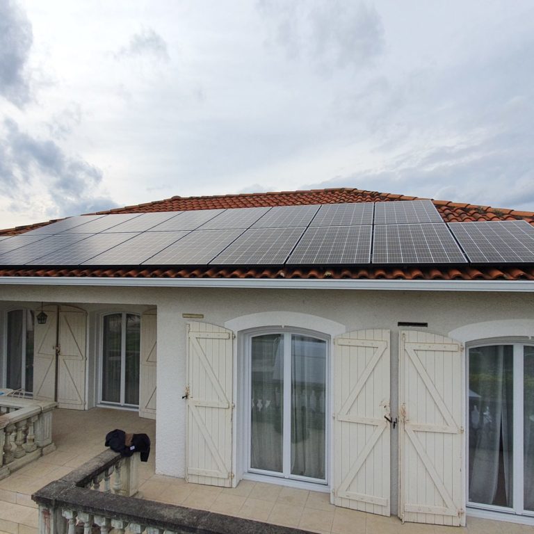 maison avec panneau solaire