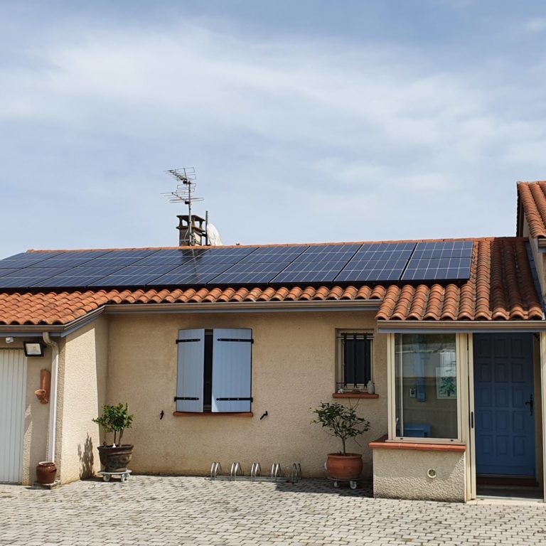maison avec panneau photovoltaïque