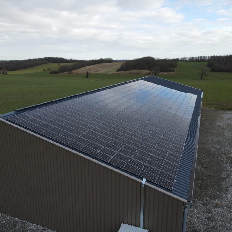 installation photovoltaïque sur bâtiment agricole