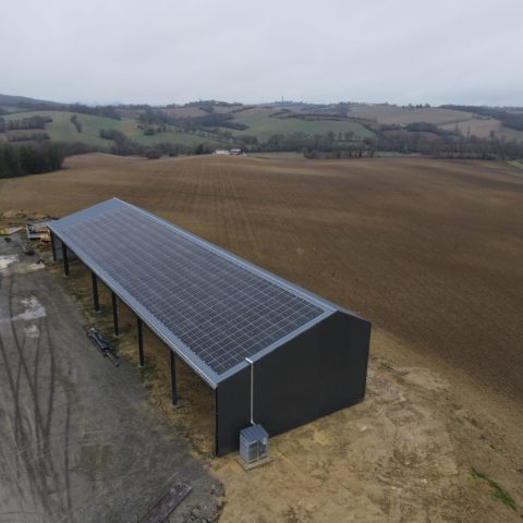 installation photovoltaïque sur bâtiment agricole