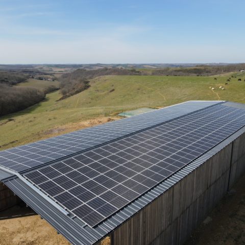 installation photovoltaïque sur bâtiment agricole