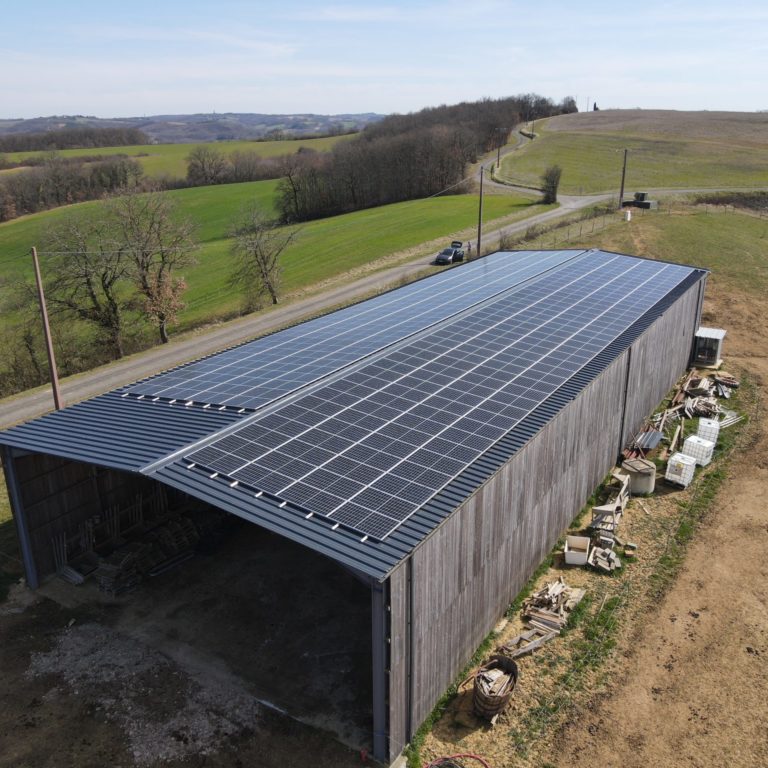 installation photovoltaïque sur bâtiment agricole