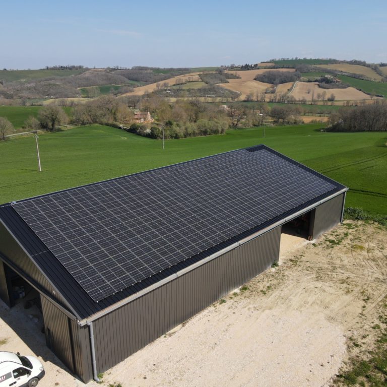 installation photovoltaïque sur bâtiment agricole