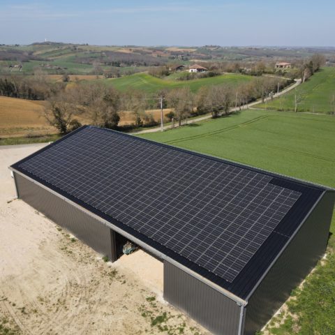 installation photovoltaïque sur bâtiment agricole