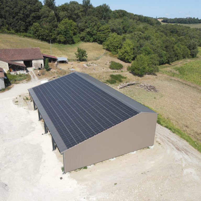 installation photovoltaïque sur bâtiment agricole