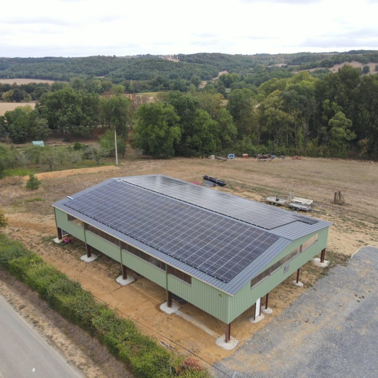 installation photovoltaïque sur bâtiment agricole