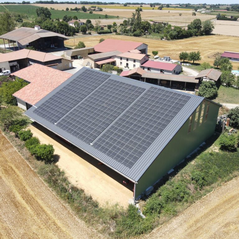 installation photovoltaïque sur bâtiment agricole