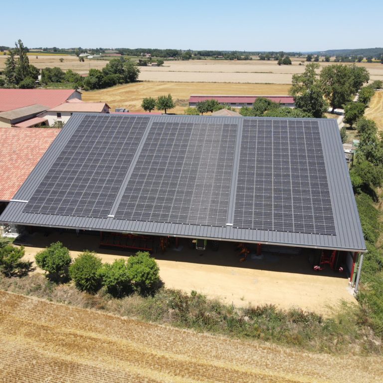 installation photovoltaïque sur bâtiment agricole