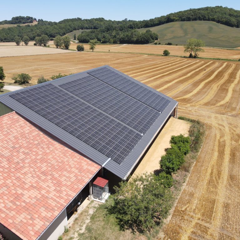 installation photovoltaïque sur bâtiment agricole