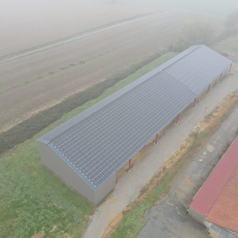 installation photovoltaïque sur bâtiment agricole