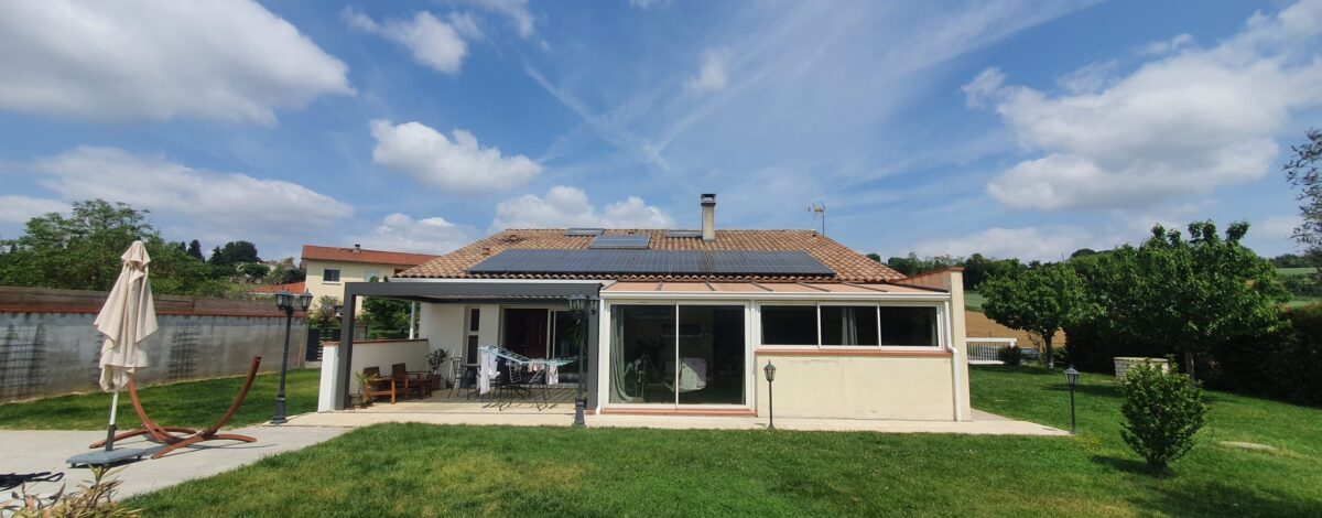 Toiture avec panneaux photovoltaïques 6 kWc